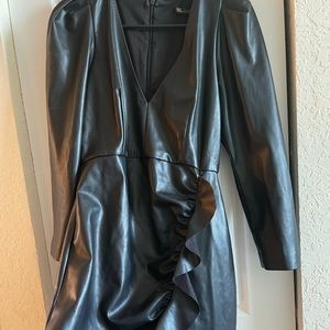 Puro cuero de Zara. Talla S. Totalmente nuevo. El precio ya incluye envío.